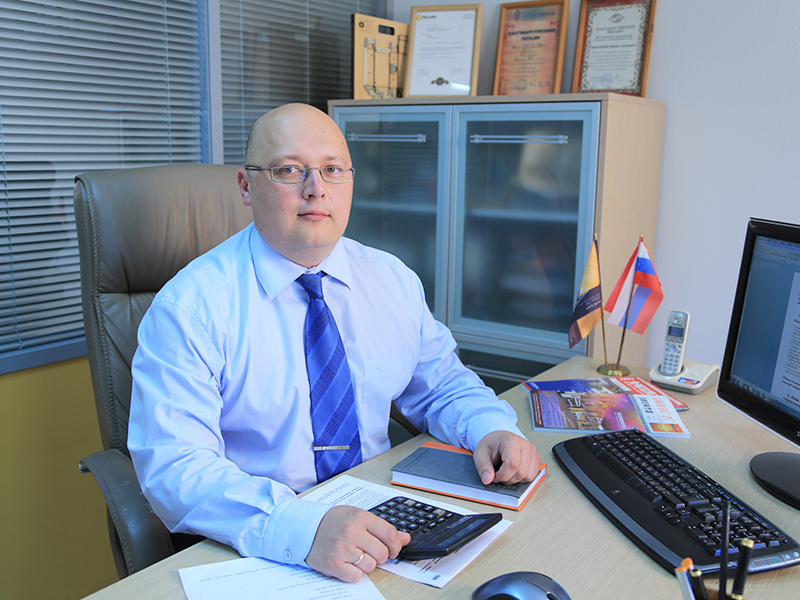 Agente general para equipos de cartón de huevos en ruso